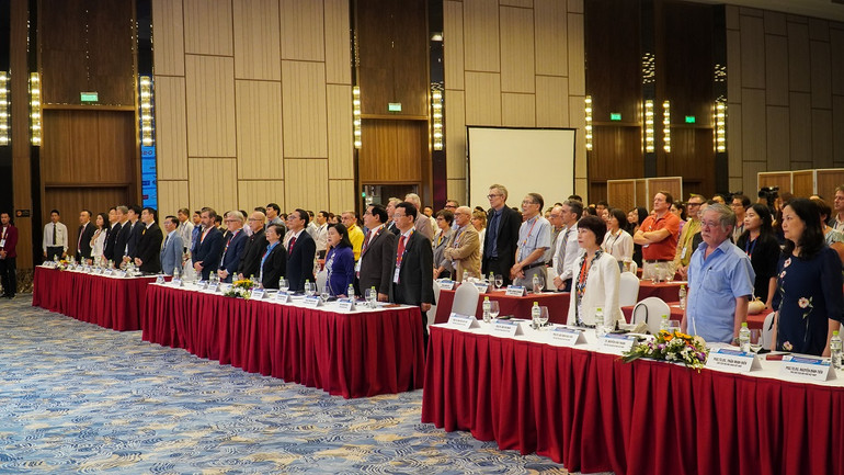 Các đại biểu tham dự hội nghị.