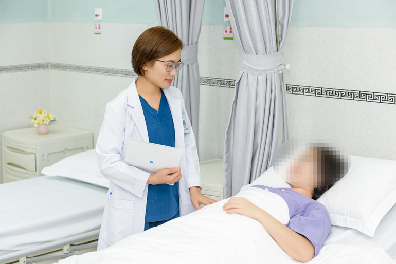 Bệnh nhân sau chuyển phôi đang được theo dõi sức khỏe.