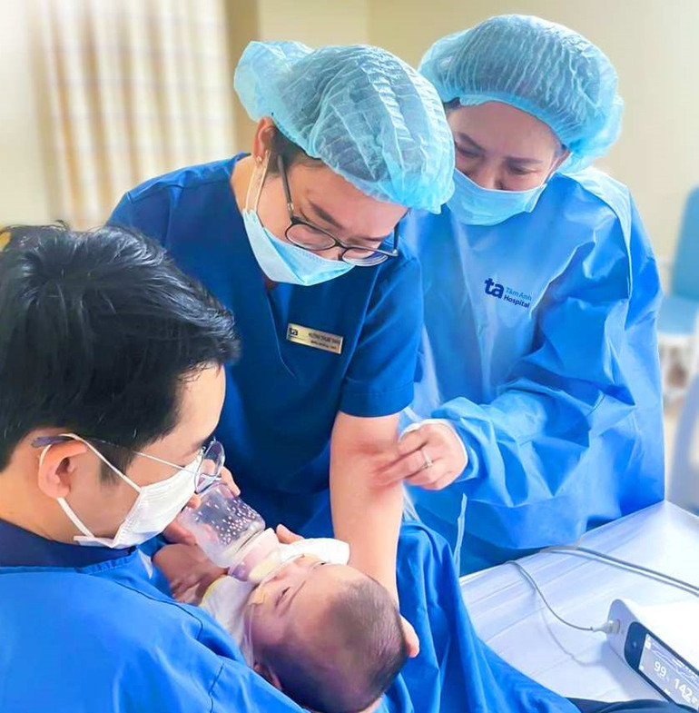 Bé hồi sinh kỳ tích.