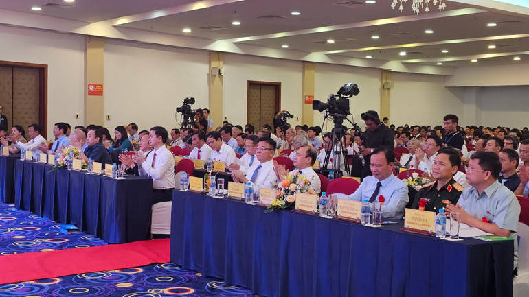 Đại biểu dự hội nghị.