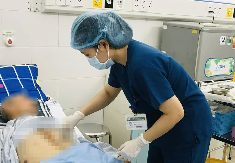 Chăm sóc người bệnh tại Trung tâm Bệnh Nhiệt đới