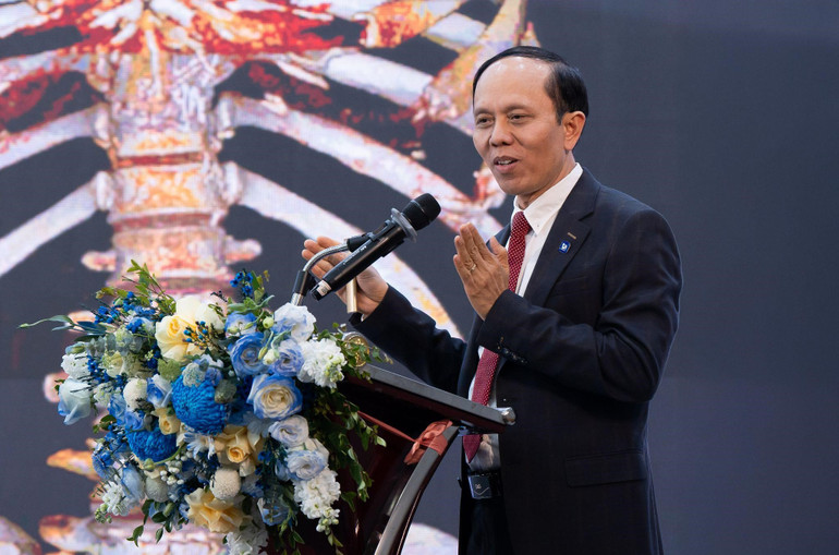 Phó Giáo sư, Tiến sĩ Nguyễn Xuân Hiền chia sẻ thông tin về hệ thống chụp CT mới.