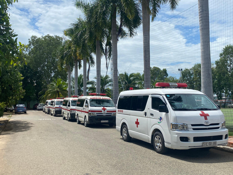 Bàn giao 13 thi thể cho cơ quan chức năng.