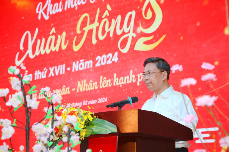 Phó Giáo sư, Tiến sĩ Nguyễn Hà Thanh, Viện trưởng Viện Huyết học-Truyền máu Trung ương phát biểu tại lễ khai mạc.