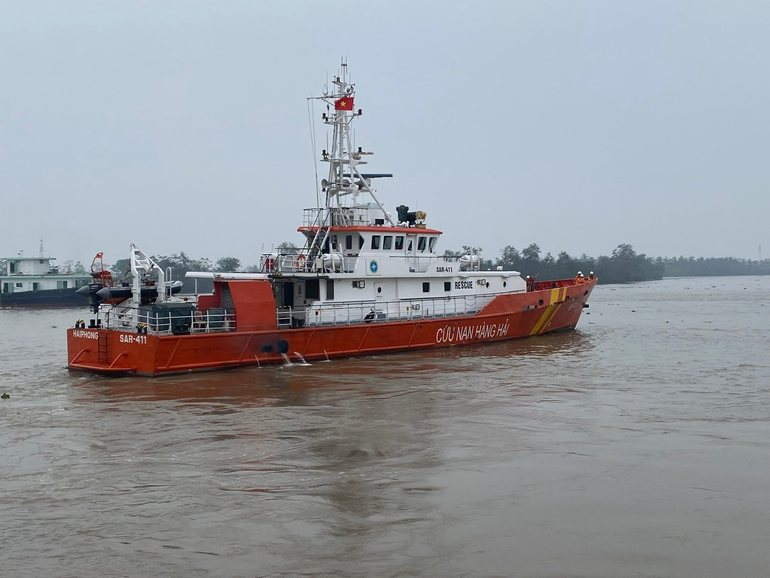 Trung tâm điều động tàu SAR 411 đi tìm kiếm, cứu nạn.