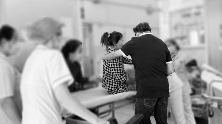 Nhiều trường hợp hoàn cảnh khó khăn được chương trình Góp một bàn tay giúp đỡ trang trải viện phí.