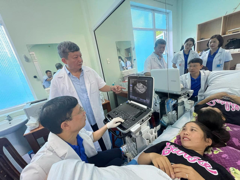 Chuỗi thăm khám sức khỏe tại Vĩnh Linh, Quảng Trị của Bệnh viện Phụ sản Trung ương.