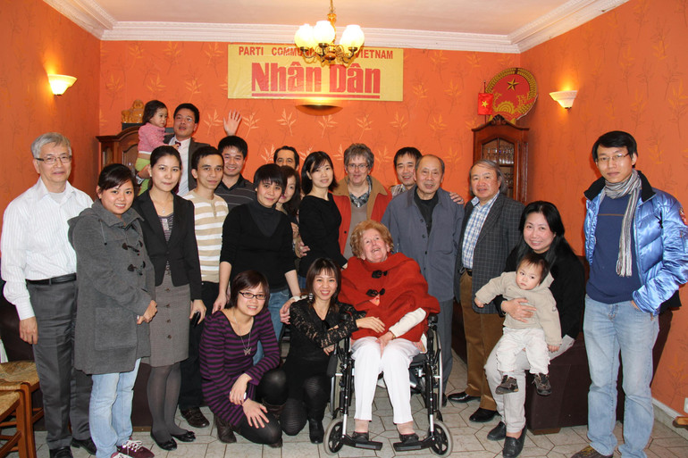 Bà Raymonde Dien thăm Cơ quan thường trú Báo Nhân Dân tại Pháp ngày 11/3/2012.