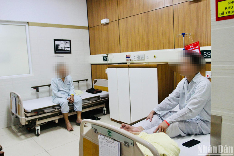 Giường dịch vụ tại Bệnh viện Bạch Mai. (Ảnh: TL)