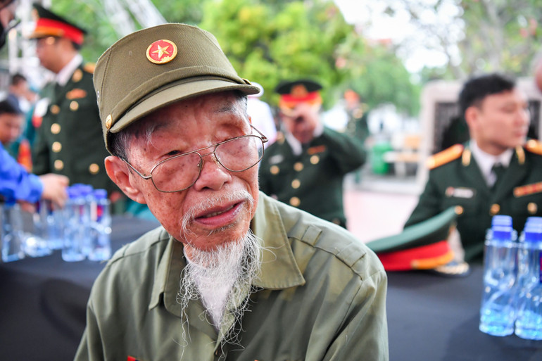 Cụ Nguyễn Văn Tuế, năm nay đã 93 tuổi.