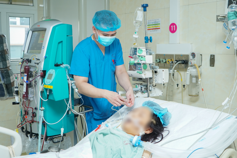 Bệnh nhân được điều trị tích cực tại Bệnh viện E.