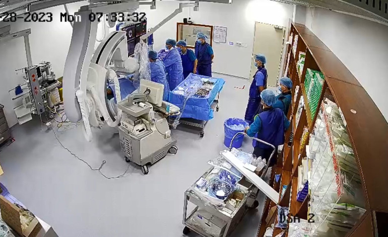 Kíp trực can thiệp ECMO thức tỉnh cứu sống bệnh nhân viêm cơ tim cấp.