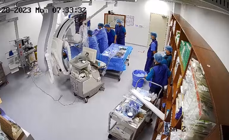 Kíp trực can thiệp ECMO thức tỉnh cứu sống bệnh nhân viêm cơ tim cấp.