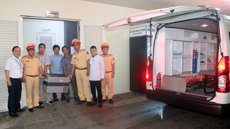 Quả tim hiến được vận chuyển từ Hà Nội vào Thừa Thiên Huế. Quả tim hiến được vận chuyển từ Hà Nội vào Thừa Thiên Huế.