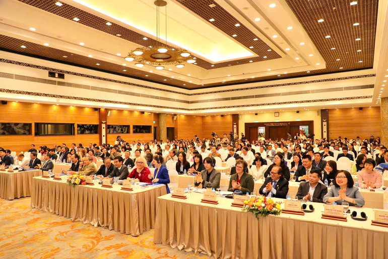 Toàn cảnh hội nghị. Toàn cảnh hội nghị.