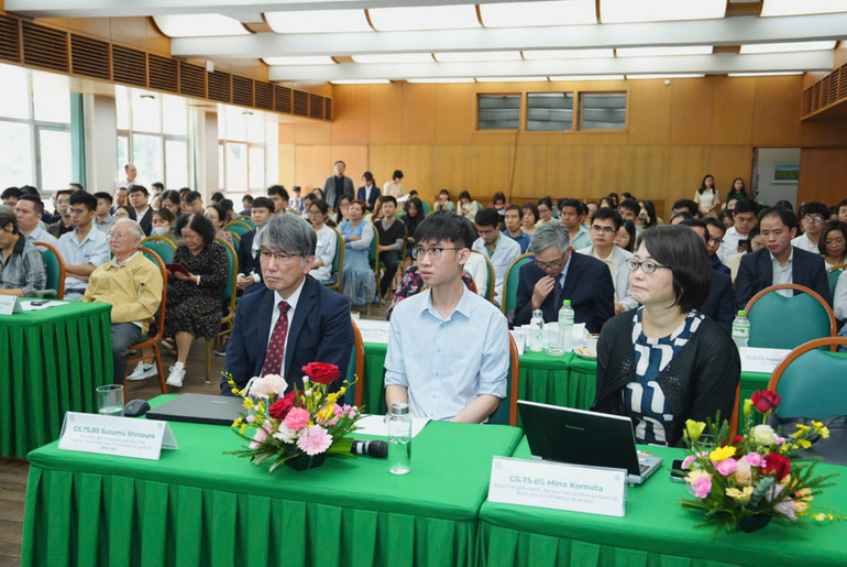 Các chuyên gia đầu ngành trong và ngoài nước chia sẻ về công tác điều trị các bệnh lý gan, mật, tụy. Các chuyên gia đầu ngành trong và ngoài nước chia sẻ về công tác điều trị các bệnh lý gan, mật, tụy.