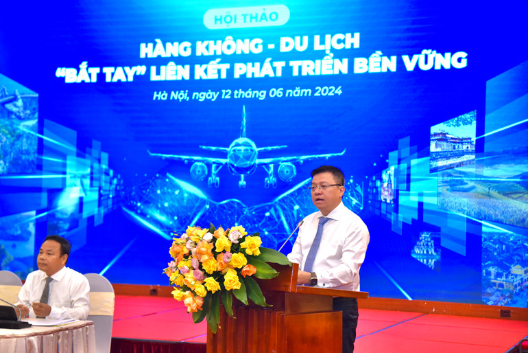 Đồng chí Lê Quốc Minh, Ủy viên Trung ương Đảng, Tổng Biên tập Báo Nhân Dân, Phó Trưởng Ban Tuyên giáo Trung ương, Chủ tịch Hội Nhà báo Việt Nam phát biểu.