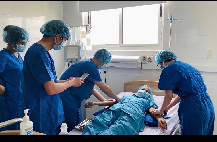 Bệnh viện Đà Nẵng thực hiện ca ghép tế bào gốc tự thân đầu tiên.