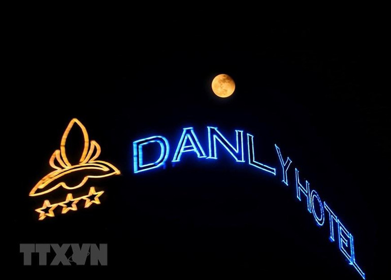 Nguyệt thực toàn phần trên bầu trời Hà Nội. Nguyệt thực toàn phần trên bầu trời Hà Nội.