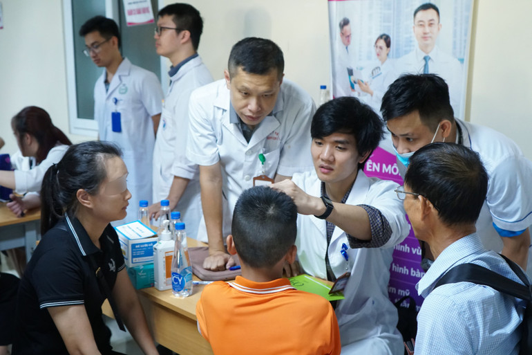 Khoảng 100 người bệnh sẽ được phẫu thuật dịp này.