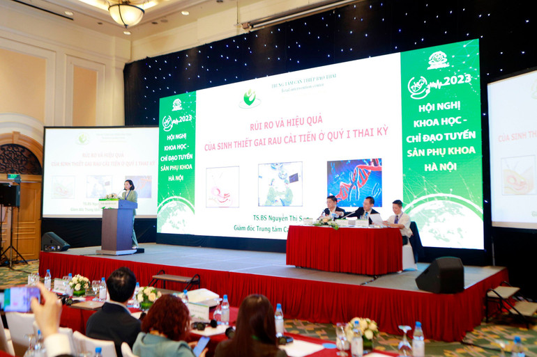 Tiến sĩ, bác sĩ Nguyễn Thị Sim, Giám đốc Trung tâm Can thiệp bào thai cũng chia sẻ những kiến thức trong “Sinh thiết gai rau trong chẩn đoán trước sinh: Lợi ích và nguy cơ".