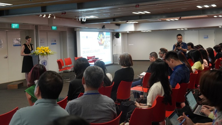 Tiến sĩ Angela Pratt, Trưởng Đại diện Tổ chức Y tế thế giới tại Việt Nam phát biểu tại hội thảo.