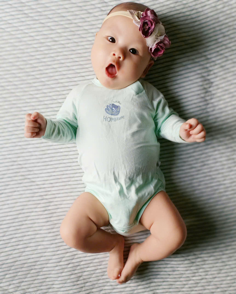 Thiên thần nhỏ đáng yêu chào đời khỏe mạnh nhờ sàng lọc phôi.