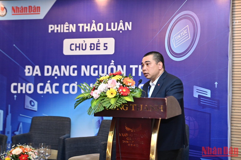 Nhà báo Phạm Hữu Quang, Phó Tổng Biên tập Tạp chí Ngày Nay. (Ảnh: ĐĂNG KHOA)