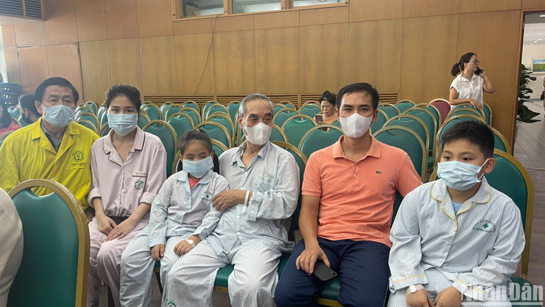 Cả gia đình nhà ông Vấn đã hồi phục sức khỏe.