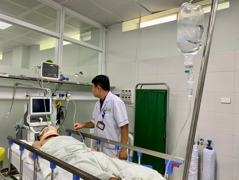 Bệnh nhân được theo dõi sát sao.