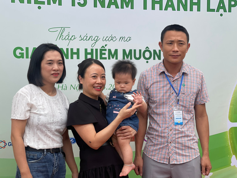 Gia đình chị Nguyễn Thị Trang, anh Phạm Anh Tuấn (Ninh Bình) hạnh phúc sau 9 năm ròng rã can thiệp hiếm muộn.