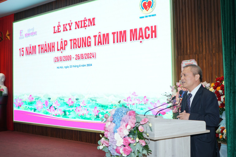 Giáo sư, Tiến sĩ Lê Ngọc Thành, Hiệu trưởng Trường đại học Y dược- Đại học Quốc gia Hà Nội - nguyên Giám đốc Bệnh viện E phát biểu.