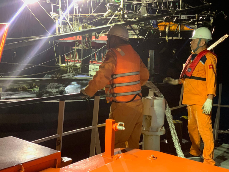 Trung tâm MRCC ứng cứu ngay trong đêm.