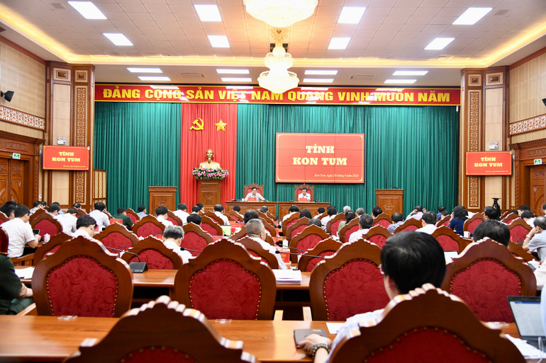 Quang cảnh buổi làm việc.