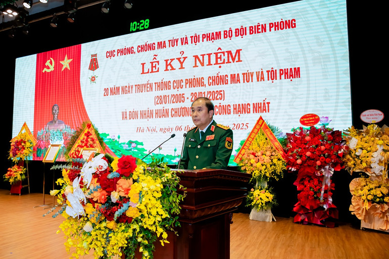 Thượng tướng Phùng Sĩ Tấn phát biểu tại lễ kỷ niệm. (Ảnh: DUY LIÊM)