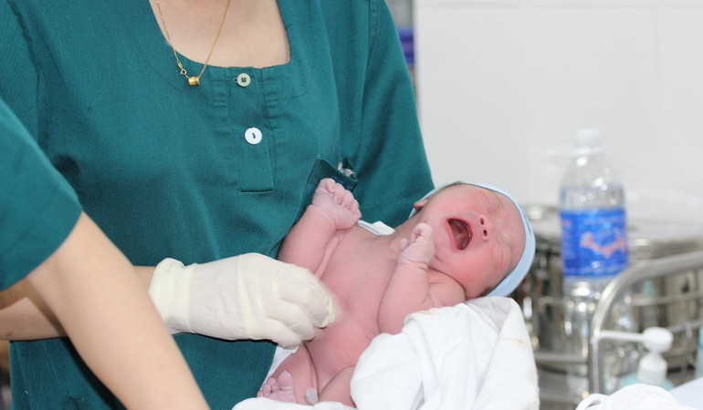 Em bé vừa chào đời tại Bệnh viện Phụ sản Trung ương.