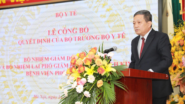 Tân Giám đốc Bệnh viện Phổi Trung ương Đinh Văn Lượng phát biểu nhận nhiệm vụ. Tân Giám đốc Bệnh viện Phổi Trung ương Đinh Văn Lượng phát biểu nhận nhiệm vụ.