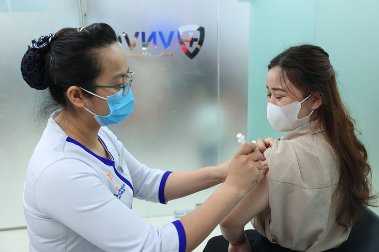 Người dân tiêm vaccine dại dự phòng trước phơi nhiễm. Người dân tiêm vaccine dại dự phòng trước phơi nhiễm.