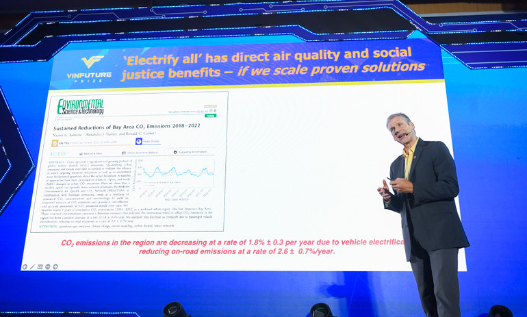 Giáo sư Daniel Kammen, Viện nghiên cứu Hóa học Max Planck (Đức).