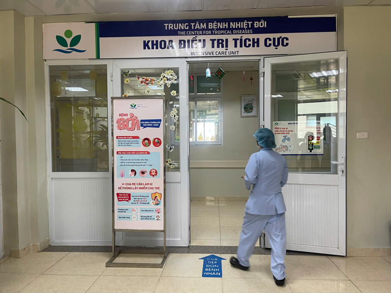 Trung tâm Bệnh Nhiệt đới là nơi thu dung, điều trị bệnh nhi sởi.