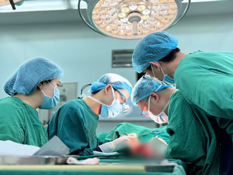 Ca mổ đòi hỏi sự tập trung và chính xác tuyệt đối.