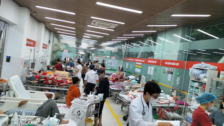 Bệnh viện Bạch Mai trực 24/24.