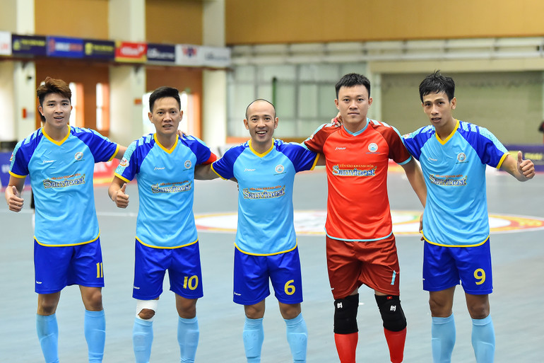 Kết thúc 2 hiệp đấu, Câu lạc bộ Sanvinet Khánh Hoà giành thắng lợi chung cuộc với tỷ số 1-0, qua đó có được 3 điểm quan trọng trong hành trình của mùa giải năm nay. Còn với hai đội bóng Thủ đô, Thái Sơn Bắc và Câu lạc bộ Hà Nội sẽ có liên tiếp 4 trận đấu làm khách trong phần còn lại của lượt đi Giải Futsal HDBank vô địch quốc gia 2023, sau đó giải sẽ tạm nghỉ và bắt đầu các trận thi đấu lượt về vào ngày 28/6.