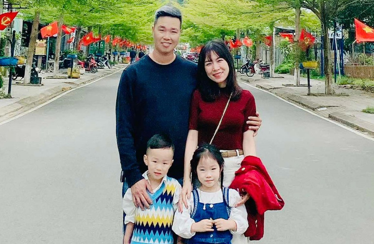 Gia đình anh Nam hạnh phúc chào đón 2 con nhỏ. Gia đình anh Nam hạnh phúc chào đón 2 con nhỏ.