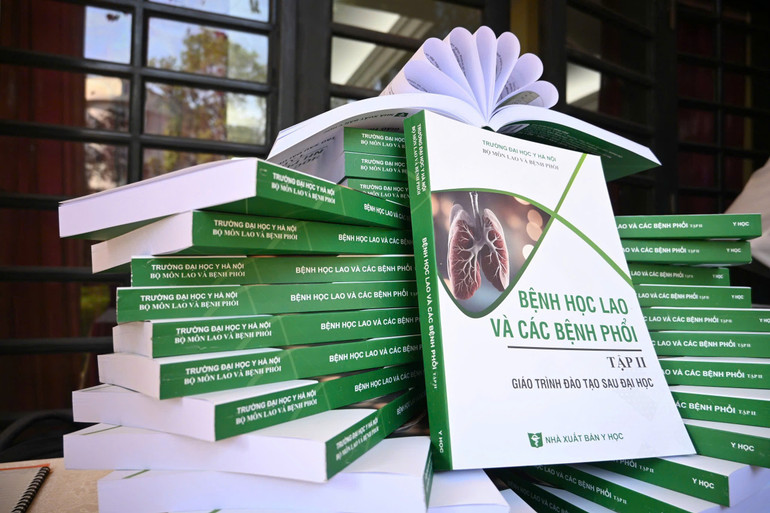 Bộ tài liệu Bệnh học Lao và các bệnh phổi dành cho đào tạo sau đại học.