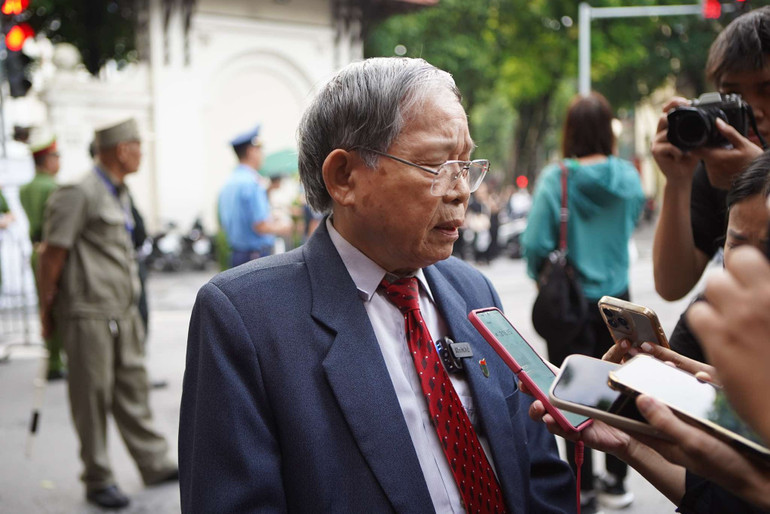 Thầy Nguyễn Ngọc Sơn.