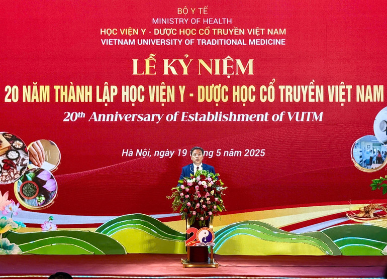 Phó Giáo sư, Tiến sĩ Nguyễn Quốc Huy, Giám đốc Học viện Y-Dược học cổ truyền Việt Nam phát biểu.