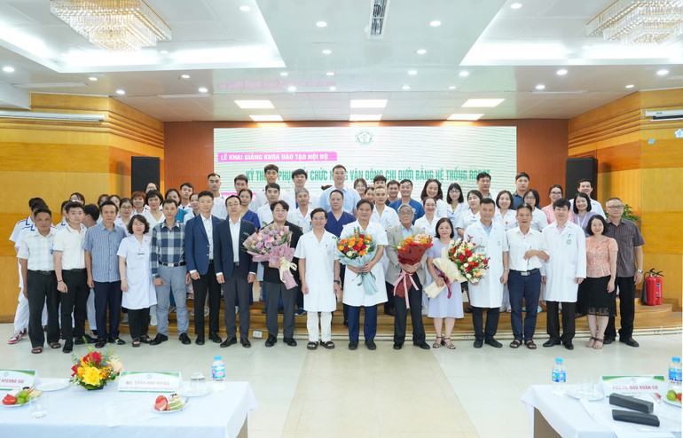 Bệnh viện tổ chức khai giảng khóa đào tạo nội bộ “Kỹ thuật phục hồi chức năng vận động chi dưới bằng hệ thống Robot”.