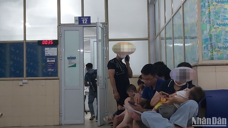 Trẻ em là đối tượng đặc biệt nhạy cảm và rất dễ bị say nắng, say nóng.