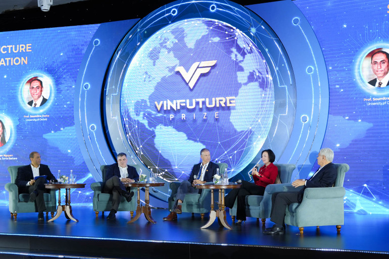 Giáo sư Nguyễn Thục Quyên chia sẻ tại phiên tọa đàm.